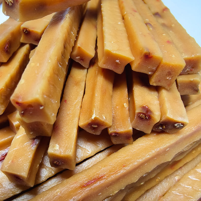 Chicken & Goji Strips (B022)