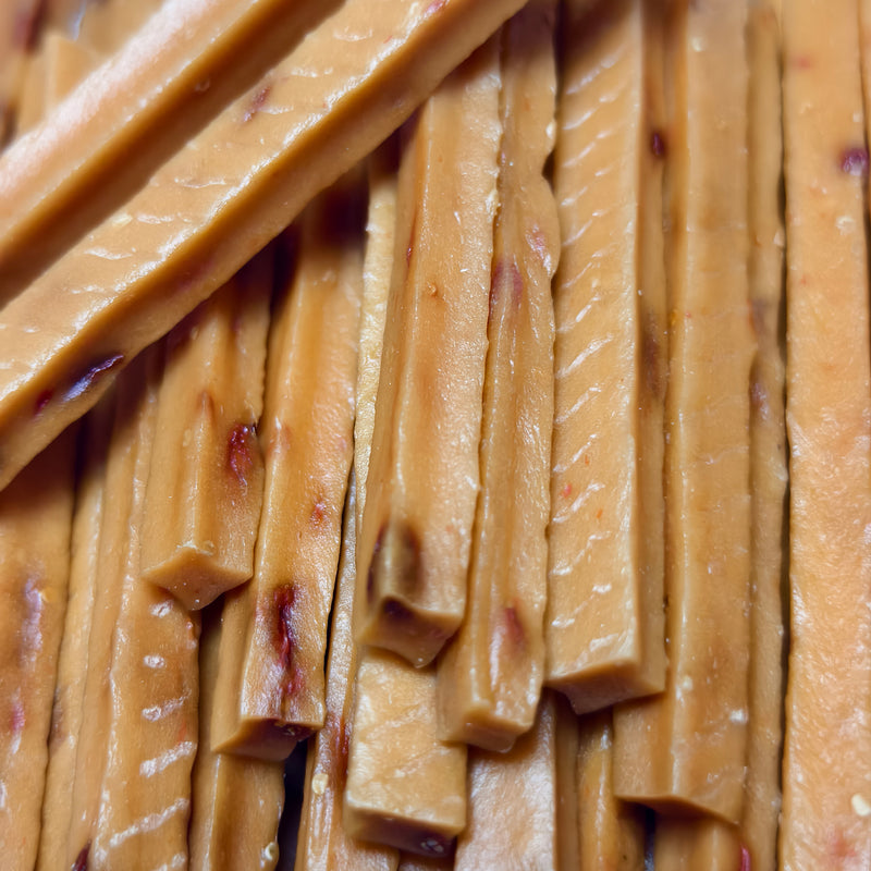 Chicken & Goji Strips (B022)